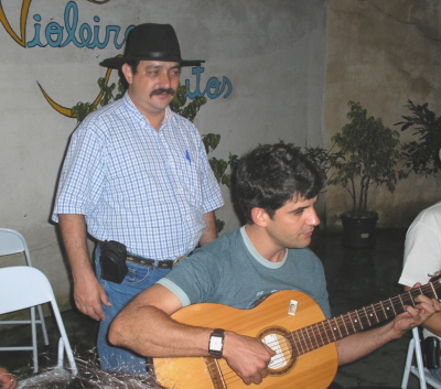 Portal Olhar Dinâmico  Fabinho Godoi cantor de pagode com estilo e gingado  diferenciado